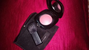 MJ8 300x169 Marc Jacobs Beauty Shameless Blush Reckless review
