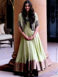 images 16 Get Inspired by Sonam Kapoors Kurti styles