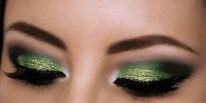 images 8 1 300x151 Green Eye  Makeup Look| Rock with green eyes makeup