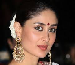 images 49 2 Do Makeup Like Kareena Kapoor
