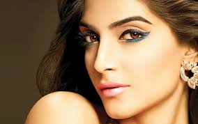 images 50 2 Hottest Bollywood Makeup Trends