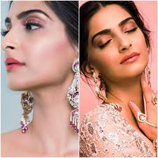images 51 2 Hottest Bollywood Makeup Trends