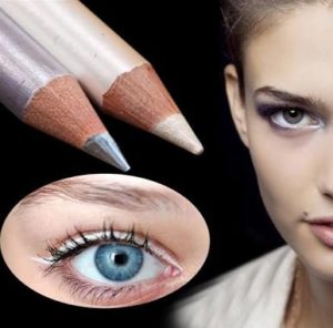 images 19 2 300x296 Colorful Eyeliner Trend