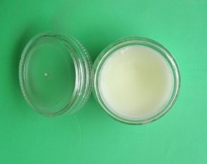 IMG 20170718 152107 300x237 Vert Tranquil Solid Perfume Review