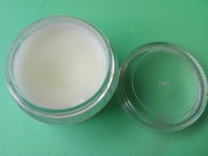 IMG 20170718 152126 300x225 Vert Tranquil Solid Perfume Review