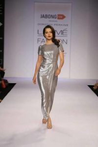 images 18 4 200x300 Indian Metallic Party Wear Ideas