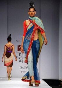e26f0426e3451c55102ddacbdb9695a9 saree fashion indian fashion 212x300 New Saree Designs And Ideas
