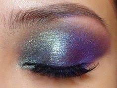 images 8 3 Holographic Makeup Trend