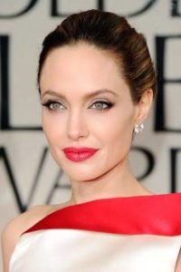 images 27 200x300 Angelina Jolie Beauty Tips