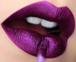 images 35 300x244 Make Lipstick Last Longer With These Tips
