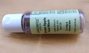 IMG 20171107 123434 300x181 Omorfee Green Apple Face Wash Review