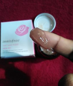 IMG 20180102 140510 253x300 Innisfree Real Rose Mask Review