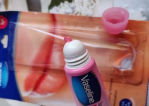 vaseline lip care rosy lips 1 300x214 Vaseline Lip Care Rosy Lips Review