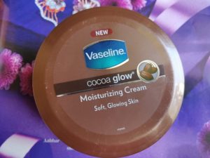 vaseline moisturing cream 2 300x225 Vaseline Cocoa Glow Moisturizing Cream Review