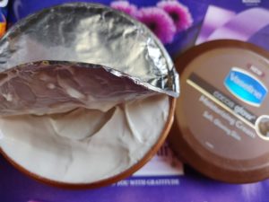 vaseline moisturing cream 300x225 Vaseline Cocoa Glow Moisturizing Cream Review