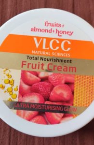 VLCC fruit cream3 195x300 VLCC Total Nourishment Fruit Cream Review